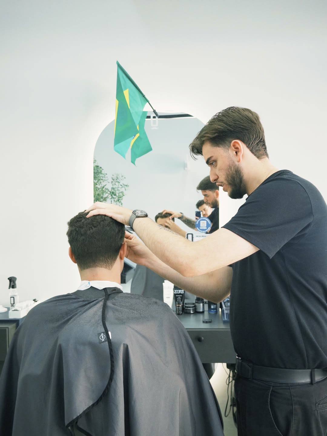 Atendimento na Barbearia Coimbra